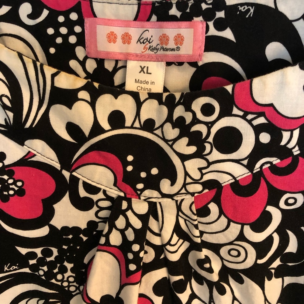 KOI XL Scrub Top. Pre-Owned but looks new & true to size!